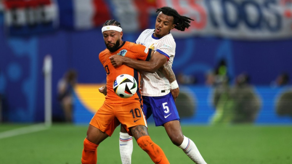 Berliner Tageszeitung Dutch Boss Koeman Backs Struggling Depay To