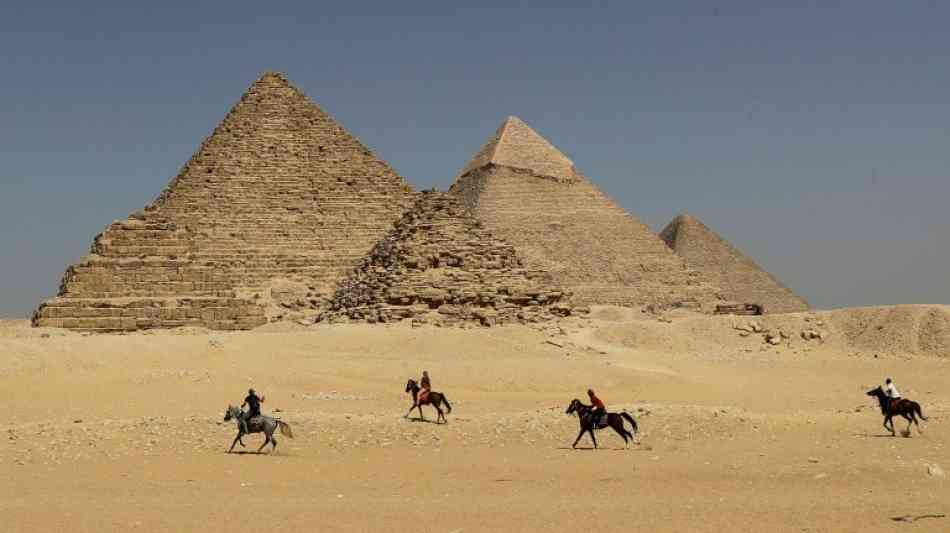 Ägypten: Staatsanwalt ermittelt zu Bildern von nacktem Paar auf Pyramide