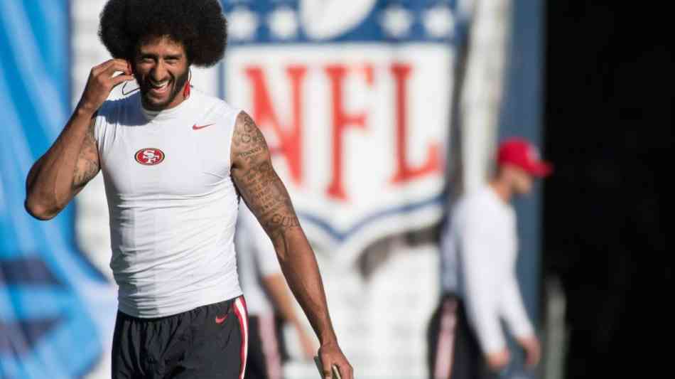 Vertragsloser Quarterback Colin Kaepernick erzielt Sieg gegen die NFL