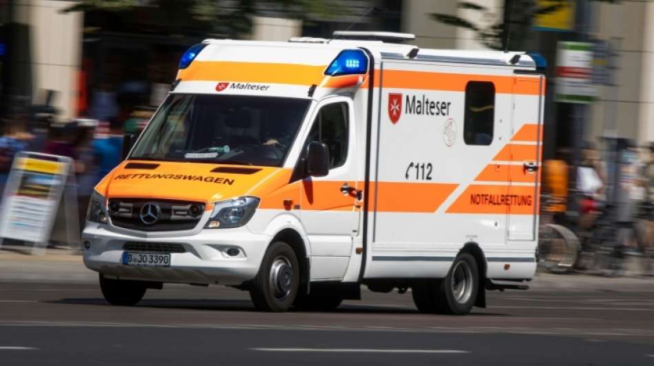 Zahlreiche Verletzte bei einem Unfall mit Schulbus in Oberbayern