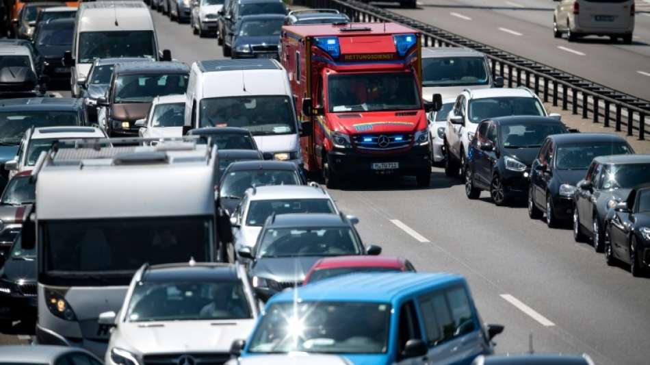 DRK-Appell zur Reisezeit: Immer eine Rettungsgassen bilden