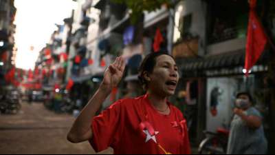 Wachsender Protest gegen Machtübernahme des Militärs in Myanmar