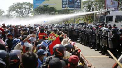 Polizei in Myanmar setzt Gummigeschosse und Tränengas gegen Demonstranten ein