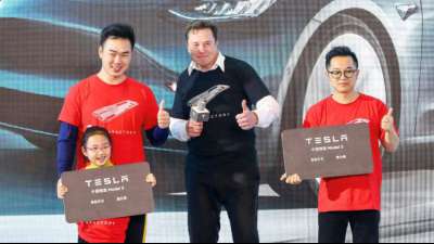 Gigafactory: Tesla-Chef Musk empfängt seine Kunden in China