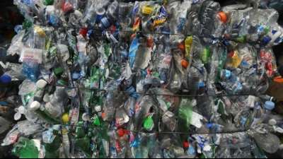 Continental stellt ab 2022 Reifen aus recycelten PET-Flaschen her