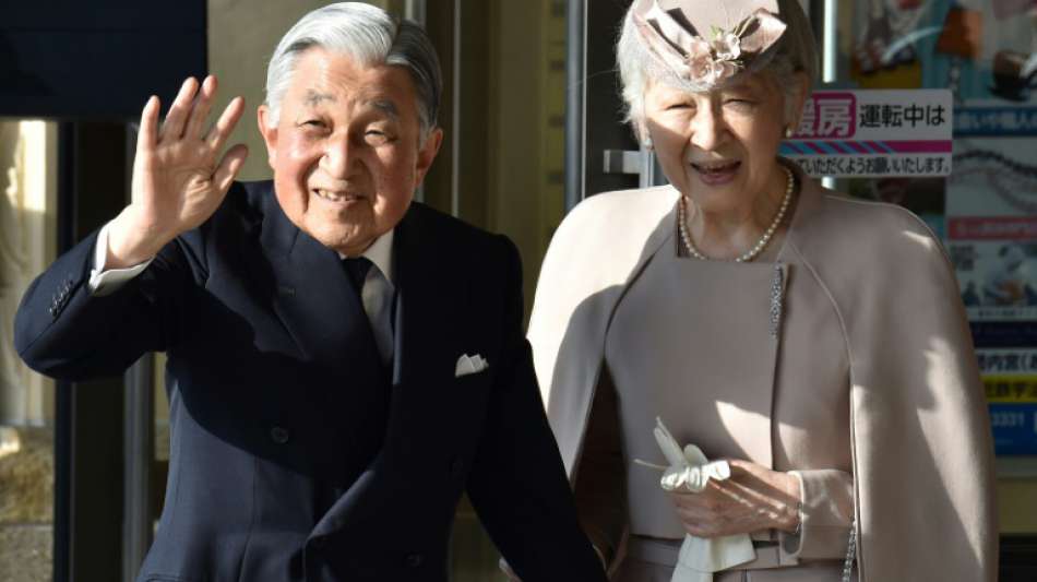 Japans früherer Kaiser Akihito verliert kurzzeitig das Bewusstsein