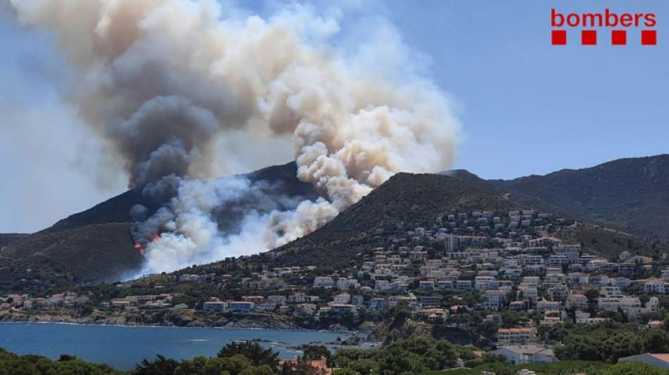 Spanien - Feuerwehr: Waldbrand in Katalonien unter Kontrolle