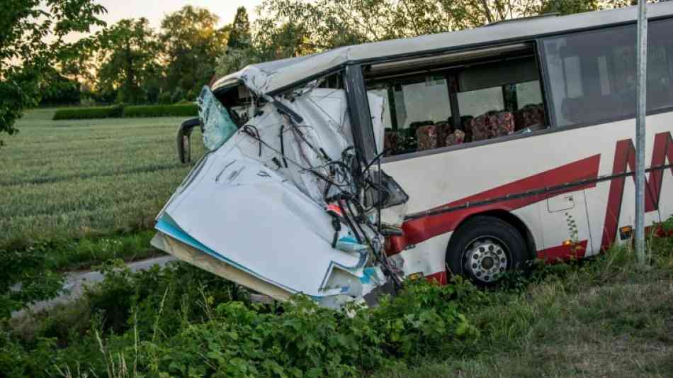 Polizei Lübeck: 46 Verletzte bei Busunglück in Schleswig-Holstein