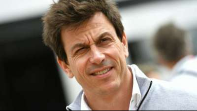 F1: Toto Wolff bleibt Mercedes-Teamchef - Ineos steigt ein