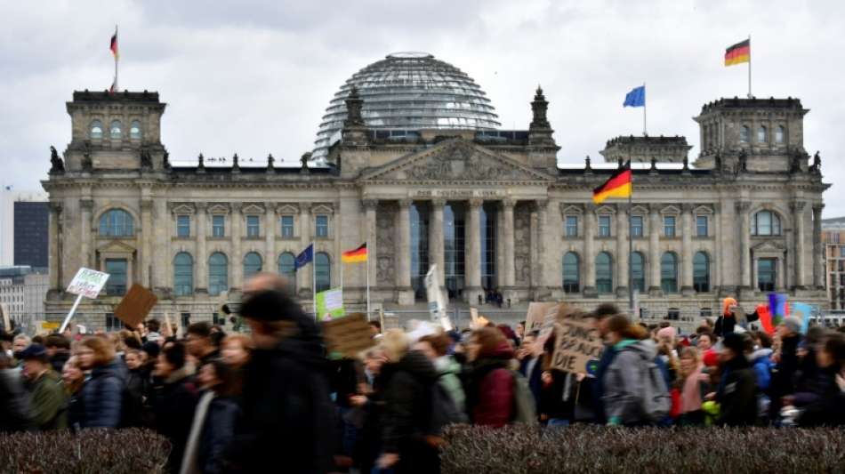 Geboren im Reichstag: Schäuble lädt Kriegskinder zu Feier ins Parlament