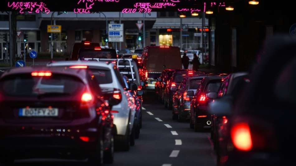 Deutschland - ADAC: Spritpreise im Mai massiv angestiegen