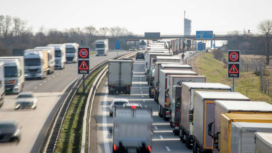 Mautsysteme für Lkw in der EU sollen Beitrag zu Umweltschutz leisten