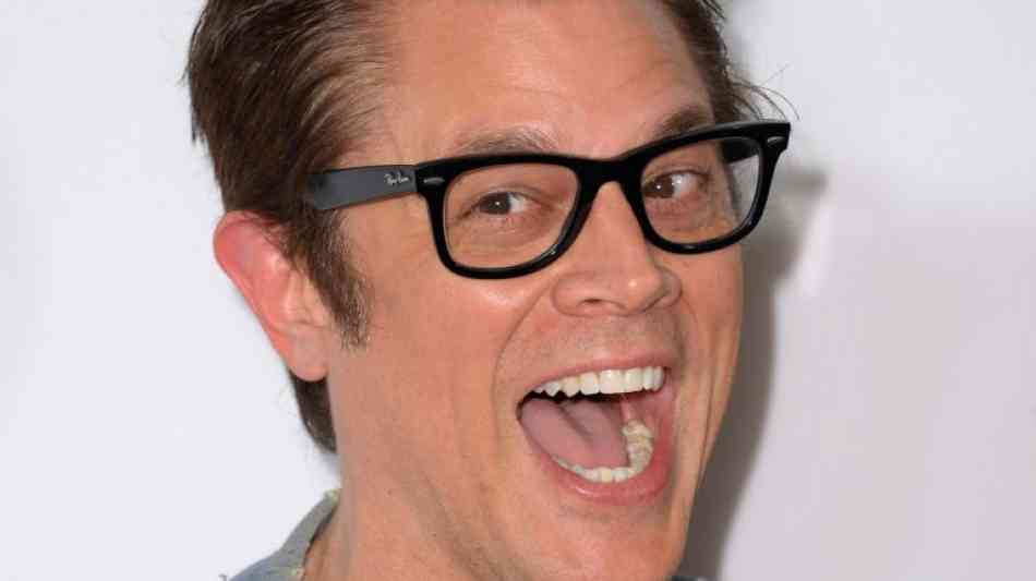 Auge von US-Schauspieler Johnny Knoxville springt beim Naseputzen heraus