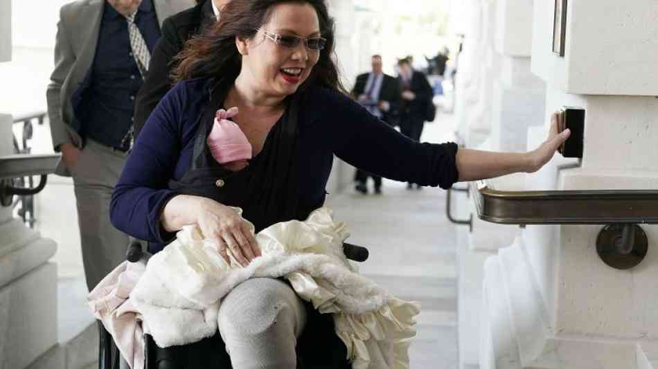 US-Senatorin Tammy Duckworth - Baby-Premiere im US-Senat