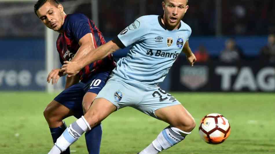 Fußball: FC Barcelona holt sich brasilianisches Mittelfeldtalent Arthur