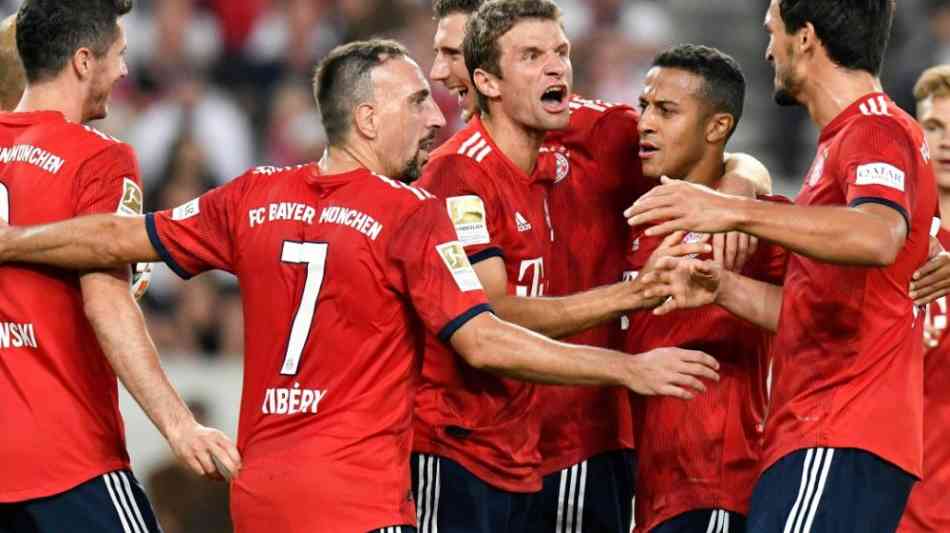 Fußball Bundesliga: Bayern Tabellenführer, Bayer mit zweiter Pleite