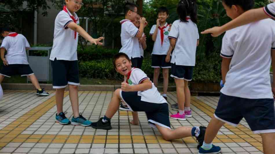 Chinesische Schulen überwachen Schüler per Smart-Uniform-Chip