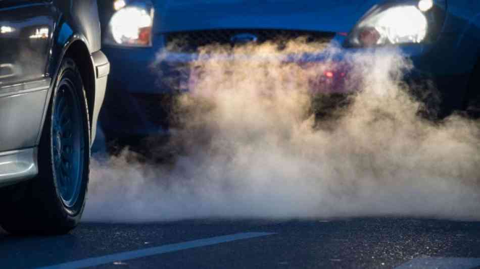 EU-Parlament stimmt über drastische Senkung der CO2-Grenzwerte für  Neuwagen ab 