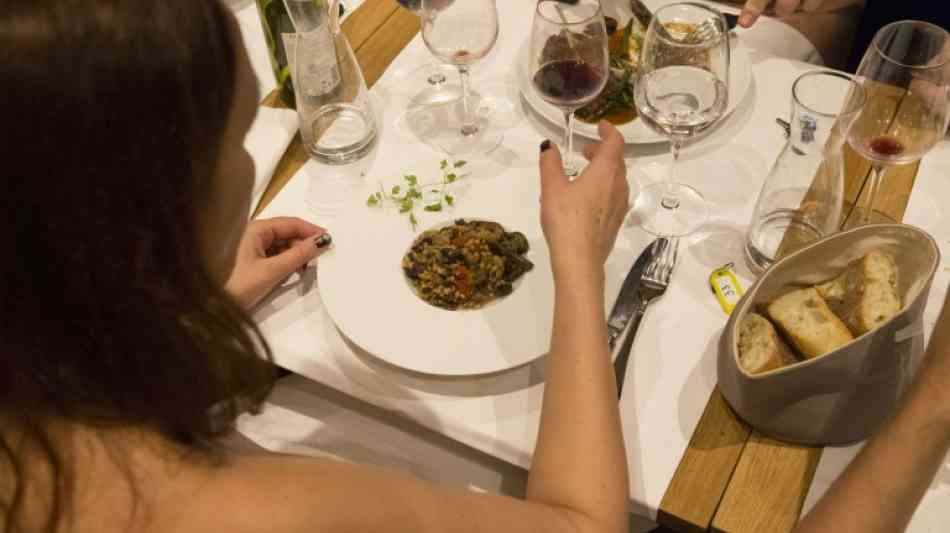 Einziges Pariser Nackt-Restaurant vor dem Aus