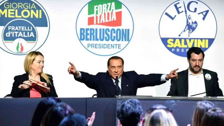 Ex-Regierungschef Berlusconi dominiert Wahlkampftreffen der rechten Parteien