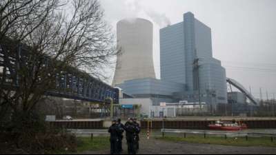 Aktivisten besetzen Kohlekraftwerk in Datteln