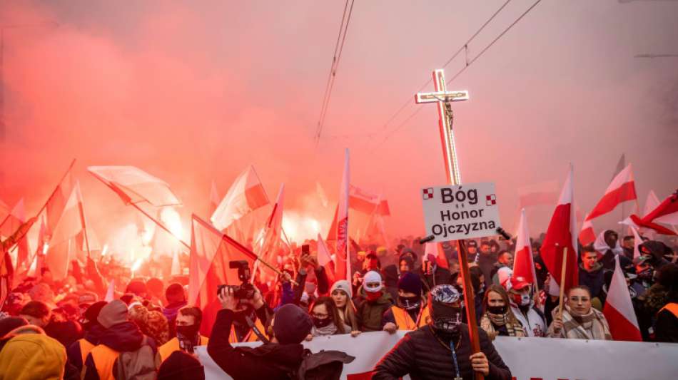 Tausende Rechtsradikale veranstalten Marsch durch Warschau 