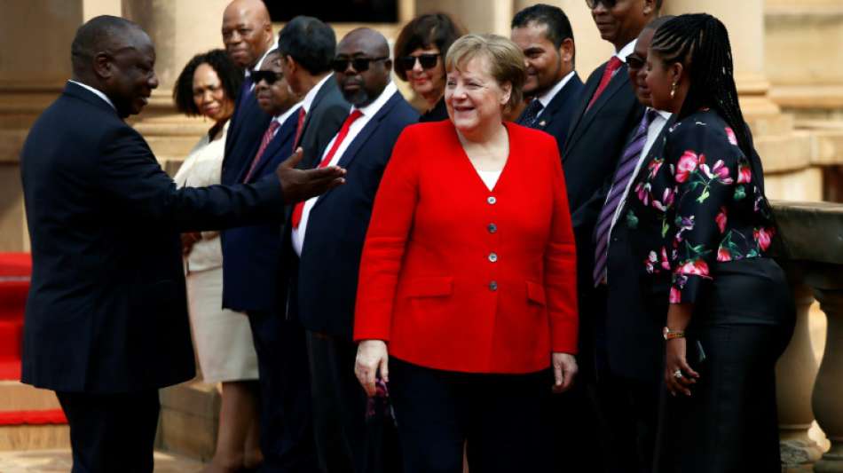 Linke wollen Merkel zu Regierungserklärung in Bundestag zitieren