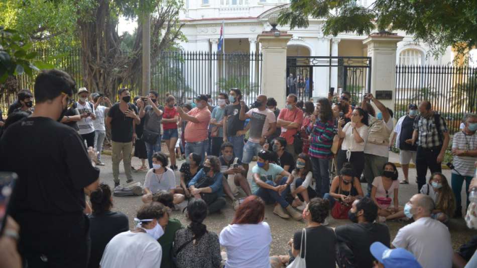 Rund 200 Künstler in Kuba demonstrieren für Meinungsfreiheit