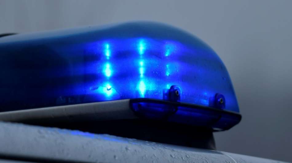 Sattelzug erfasst 18-Jährigen auf Standstreifen - Autofahrer tot