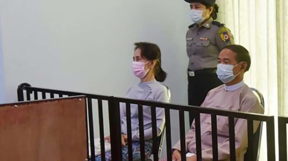 Friedensnobelpreisträgerin Suu Kyi zu vier Jahren Haft verurteilt