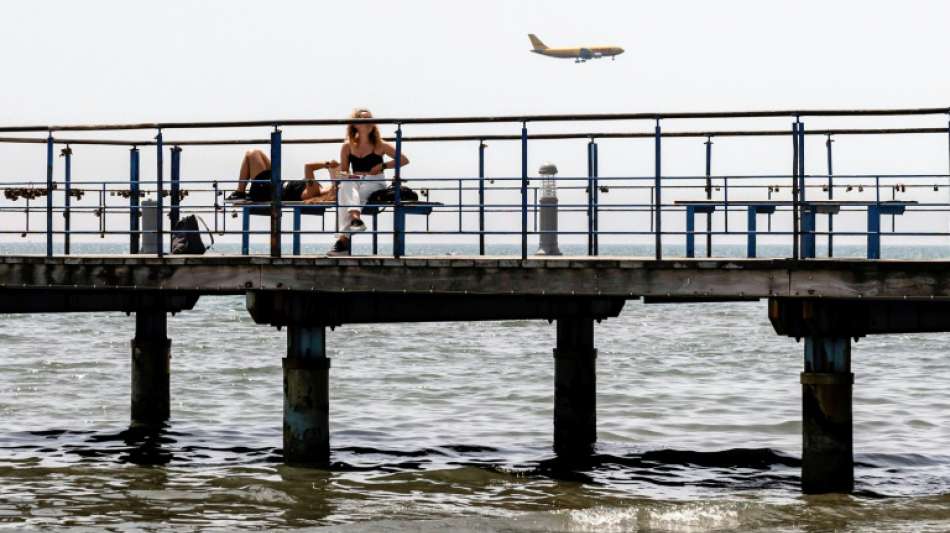 Erstes Touristen-Flugzeug seit fast drei Monaten in Zypern gelandet