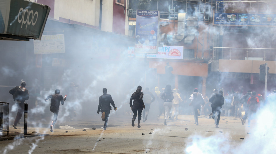 La polizia spara sui dimostranti in Kenya, altre vittime