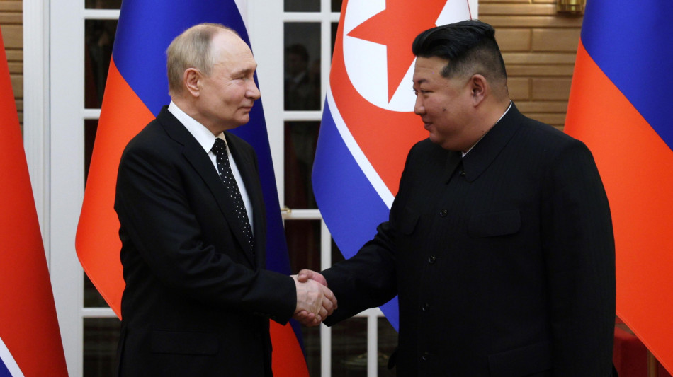 Auguri di Kim al 'caro amico' Putin, '2025 sia anno vittoria'