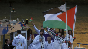 Palestinese ha sfilato con maglia con bimbi sotto le bombe