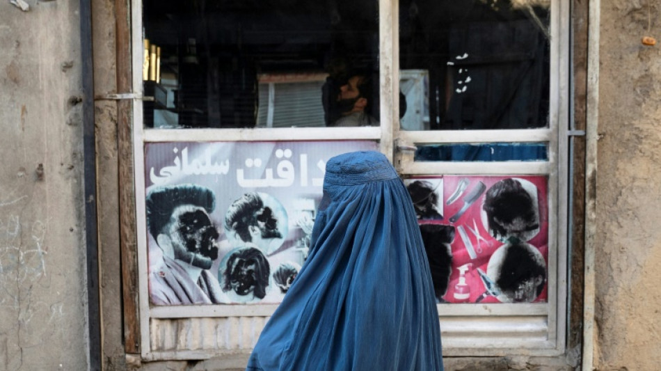 Désormais dans le viseur des talibans: les fenêtres qui permettent de voir des femmes