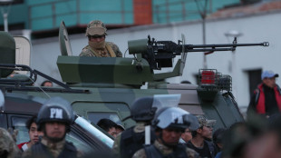 I militari irrompono nel palazzo del governo in Bolivia
