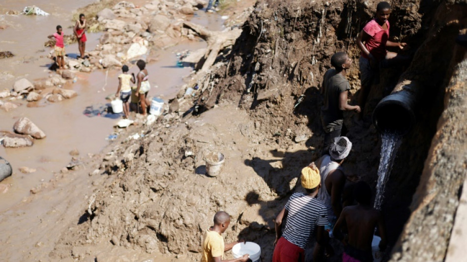 Berliner Tageszeitung Scramble For Relief For South Africas Flood Victims 7374