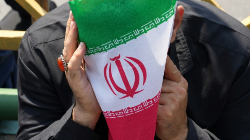 El presidente iraní Raisi, enterrado en ceremonia multitudinaria en su ciudad natal