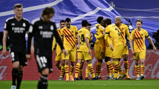 El Barça traslada las dudas a su eterno rival