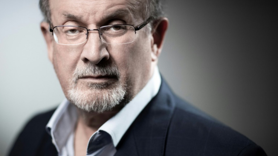 Rushdie ist nach Messerangriff auf ihn auf dem Weg der Besserung 