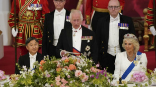 Carlos III celebra la "amistad" con Japón en banquete para la pareja imperial en Londres