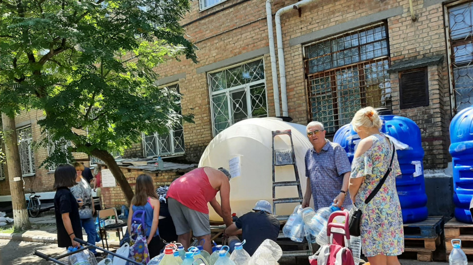 Kiev, raid russo nel mercato di Nikopol, 8 feriti