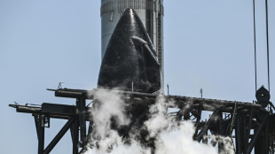 Foguete Starship da SpaceX pousa pela 1ª vez no oceano em quarto voo de teste