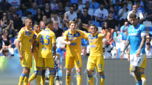 Napoli pareggia 2-2 in casa col Frosinone, i fischi dello stadio