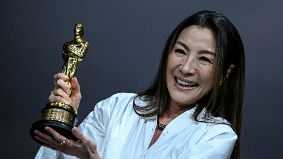 Michelle Yeoh diz às mulheres: 'não se deixem rotular'