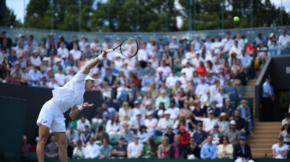 Wimbledon: Pouille si ritira, De Minaur qualificato agli ottavi