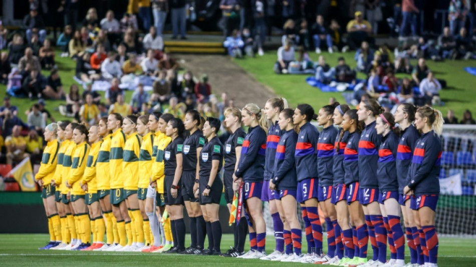 La federación de fútbol de EEUU anuncia igual paga para los equipos de hombres y mujeres