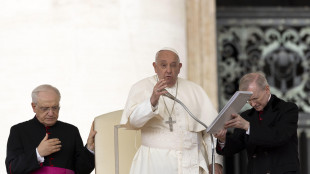 Il Papa, 'nel tempo delle migrazioni stiamo diventando disumani'