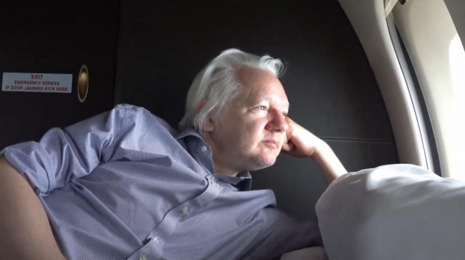 Assange non potrà tornare negli Usa senza autorizzazione