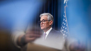 Economisti, la Fed lascerà i tassi alti più a lungo delle attese